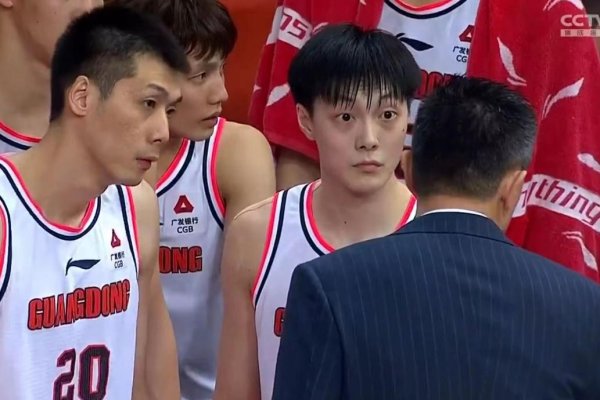 好多牛 广东男篮签下2米11内线，上海山西争抢萨姆纳，辽宁男篮多人续约