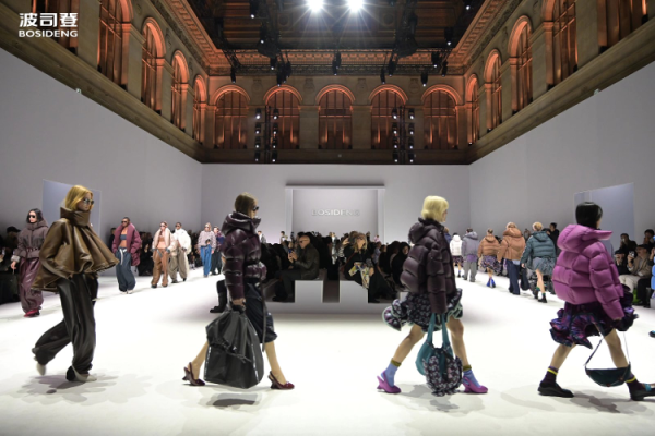 星富优配 海量财经｜波司登在巴黎时装周期间发布系列新品 郭晶晶、董洁等亮相