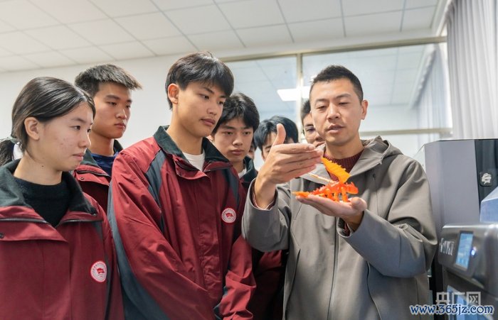 18d7c4bef6f81176699409408354302611